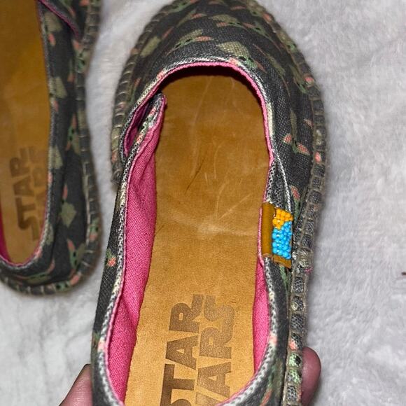 Star Wars Ubuntu The Child Grogu Mandalorian Slip on Espadrilles Woman's Sz 8.5 - Picture 6 of 9